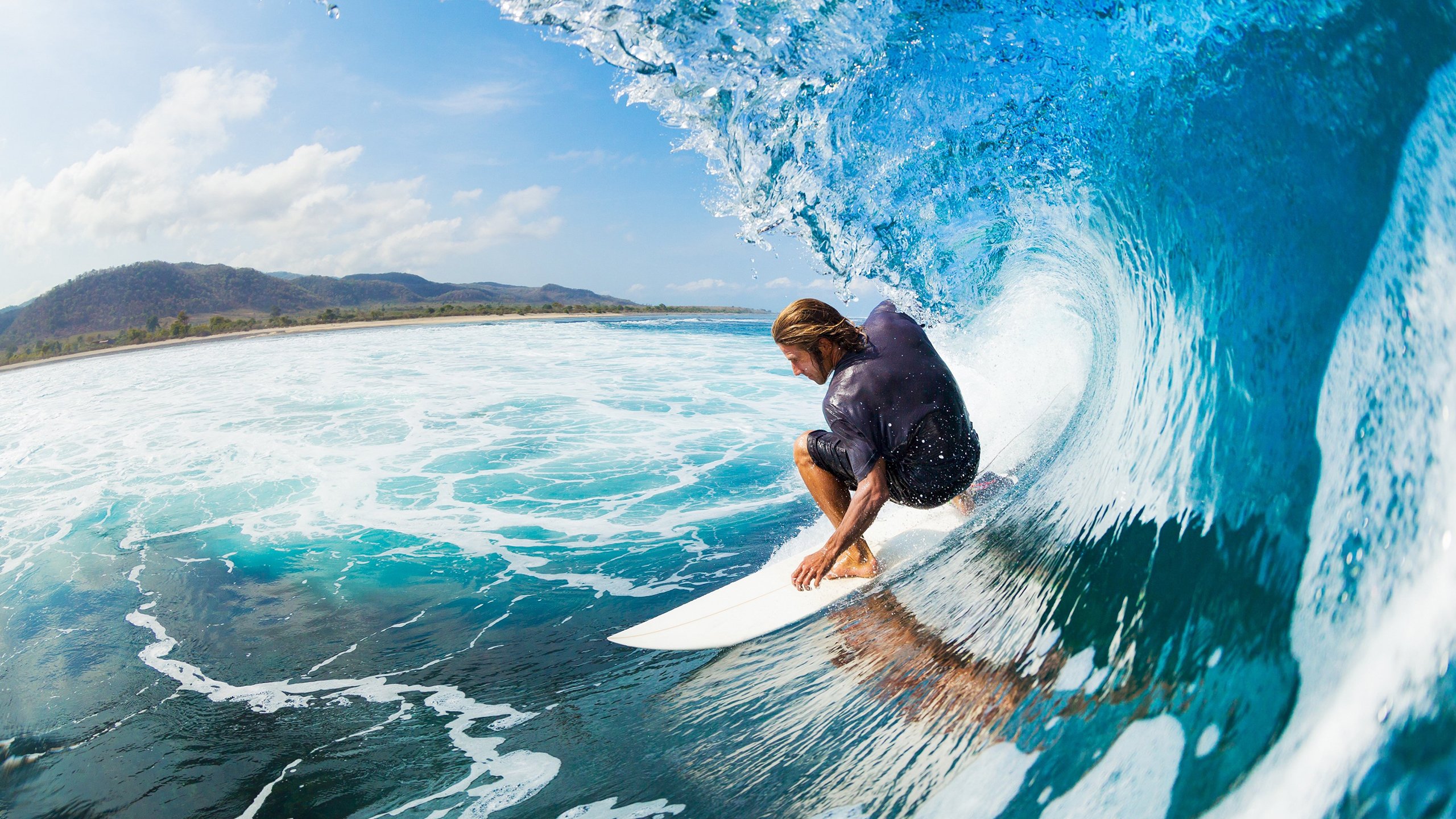 英超终场哨声：逆转奇迹震撼全场，英超名哨